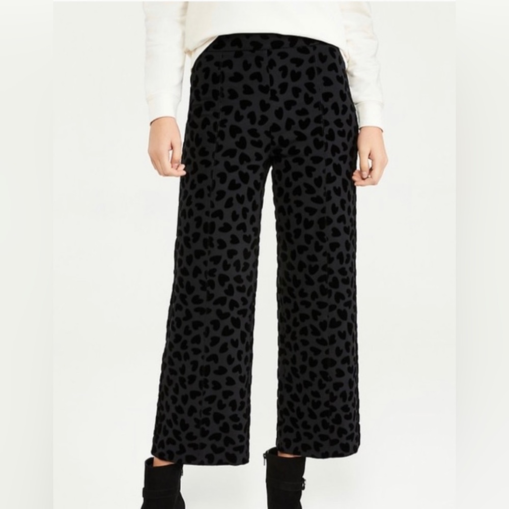 Ann Taylor Straight Leg Velvet Heart Printed Cropped Pant